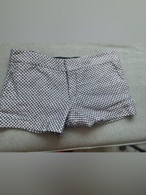 CLUB MANOCO Women’s Black and LISHY POCK Patterned Stretch Shorts